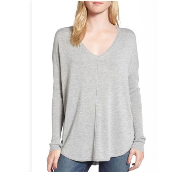 Everyday V-Neck Sweater (Set of 2) - Picture 8 of 12